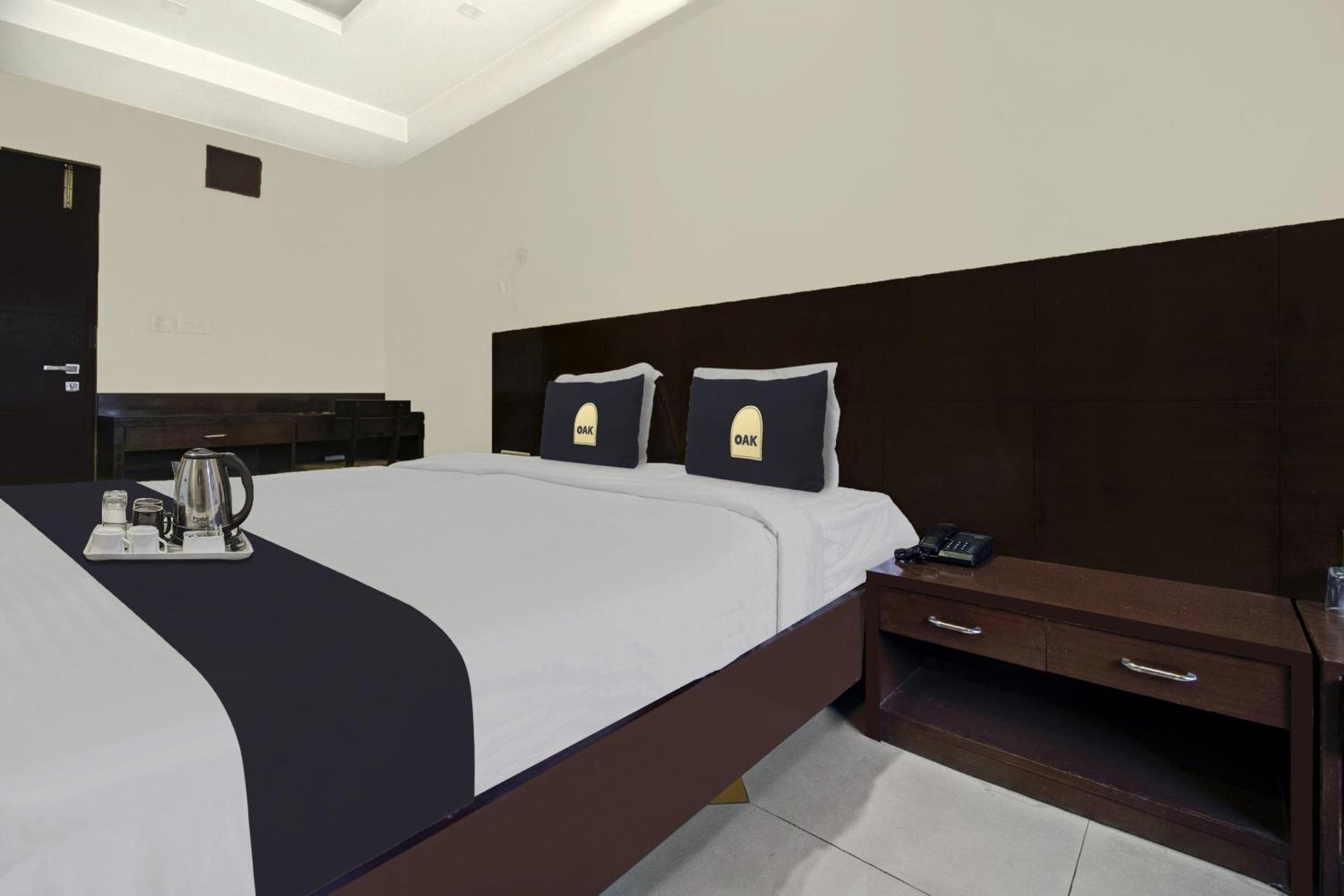 Townhouse Oak Hotel Heritage Heights Jaipur Exteriör bild