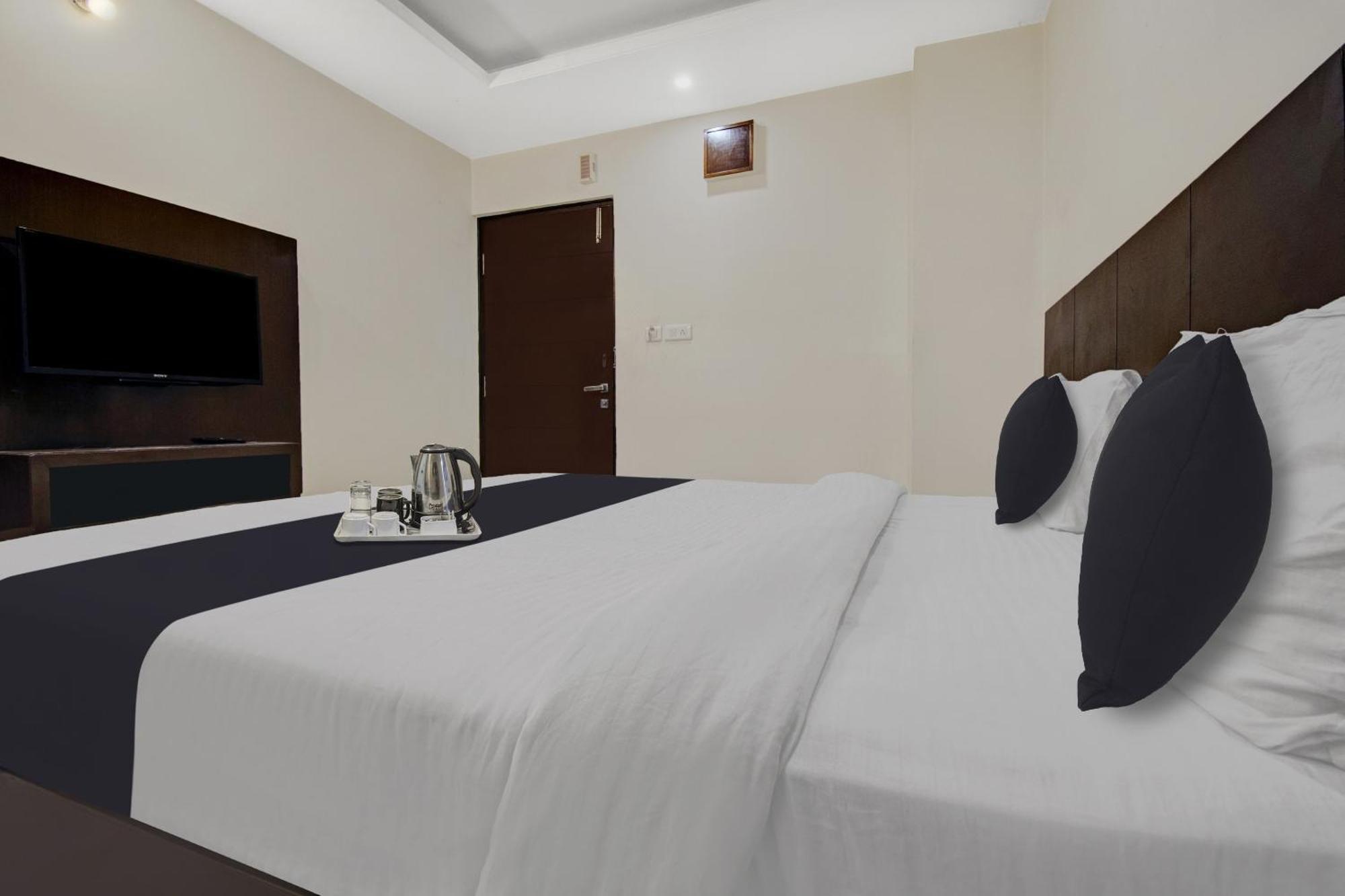 Townhouse Oak Hotel Heritage Heights Jaipur Exteriör bild
